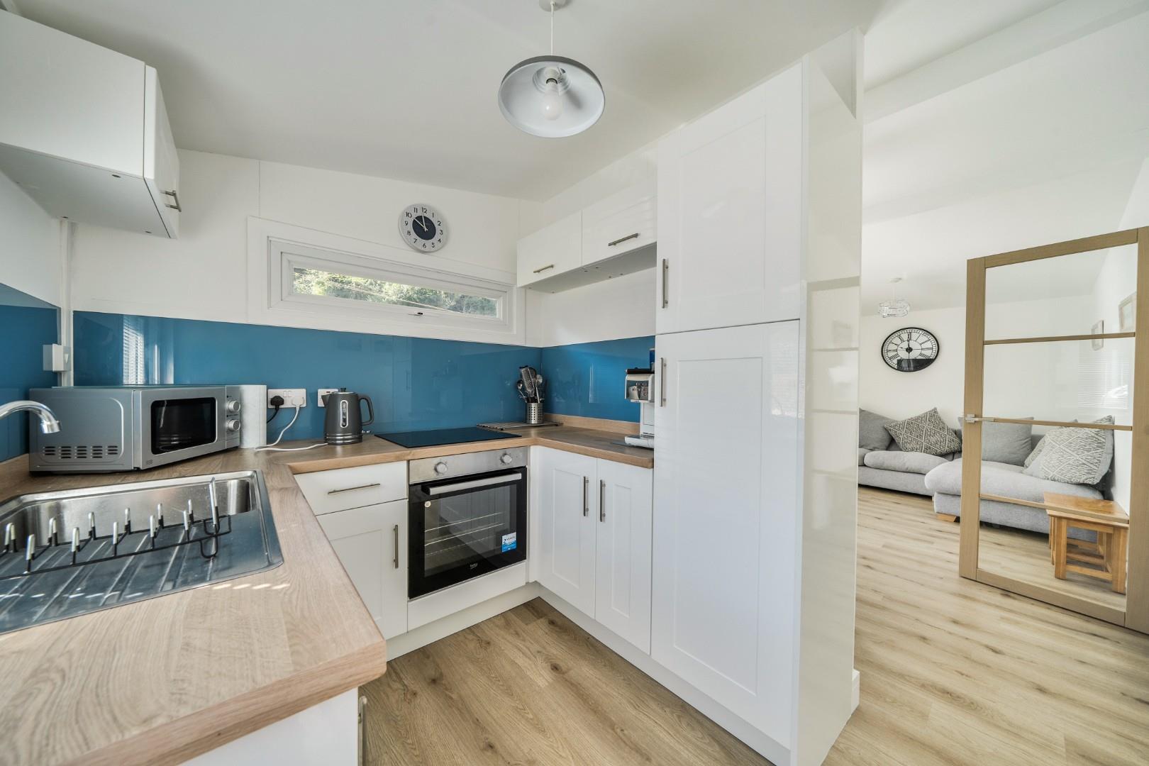 Summercliff Chalets, Caswell Bay, Caswell, Swansea, SA3 3BP